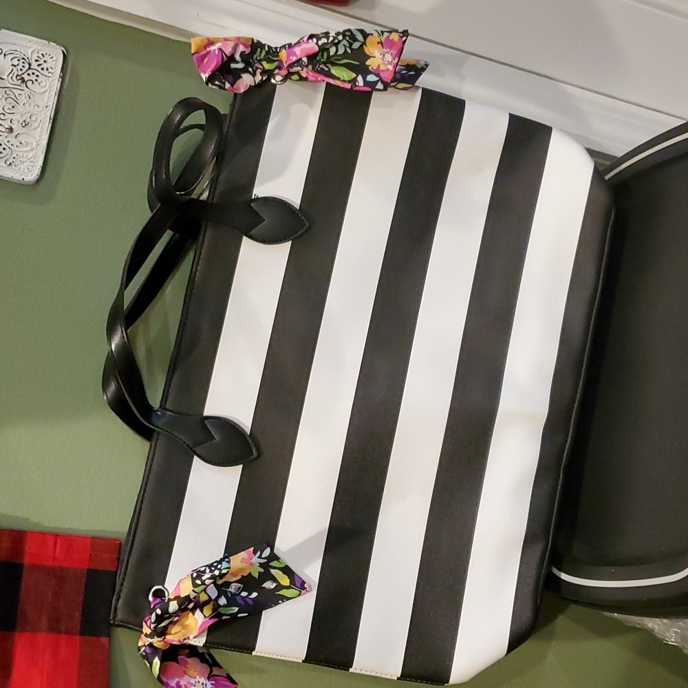 Large tote